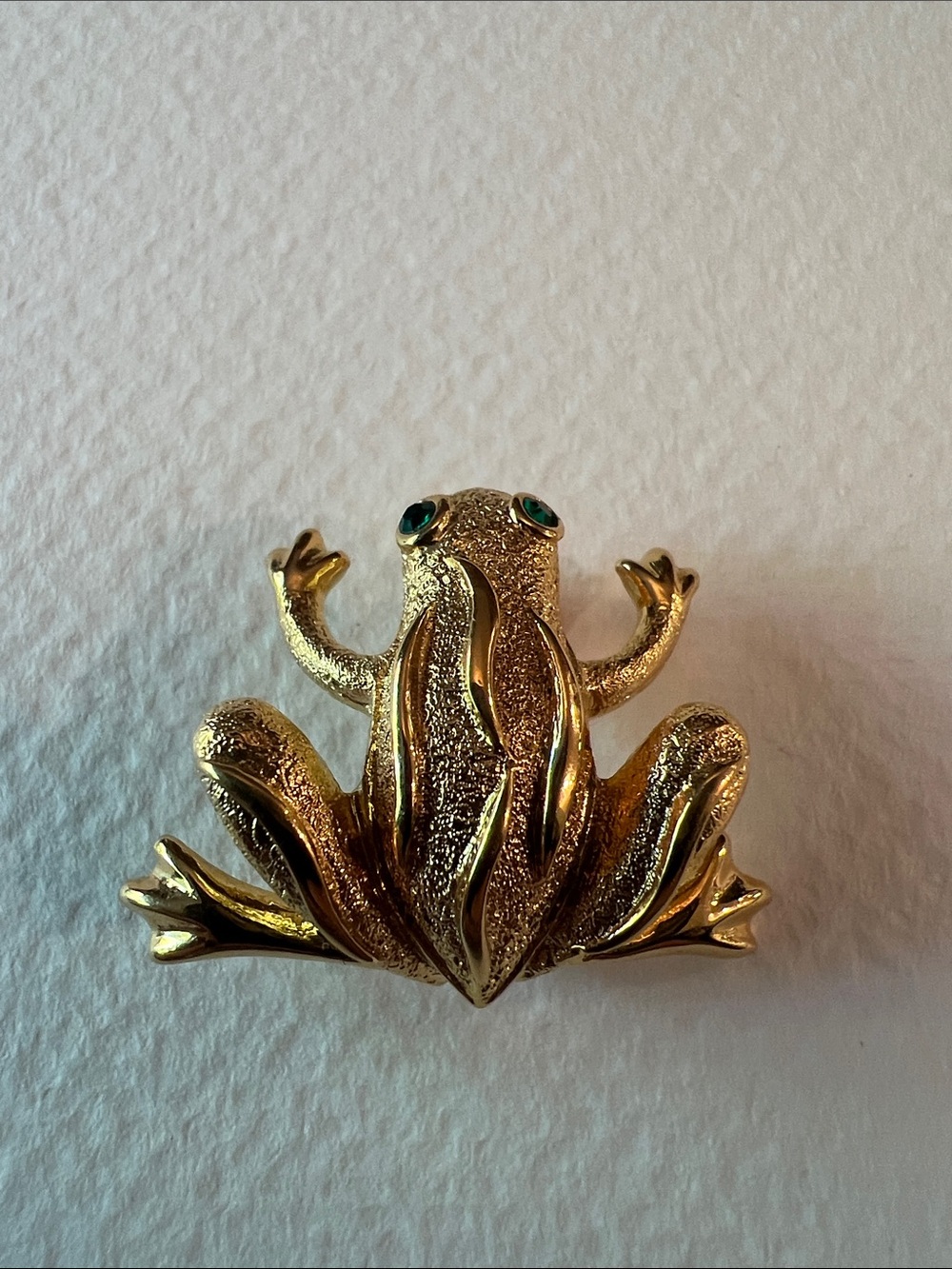 Napier Gold-tone Frog Reptile Decor Clip